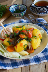 Vegan version of Uzbek vegetable stew - dimlama