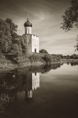 Obraz premium Church of the Intercession on the Nerl near the village Bogolyubovo, Russia