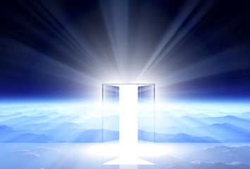 光が射し込むドア