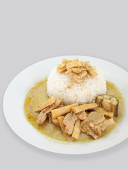 Green curry chicken and white rice cooked