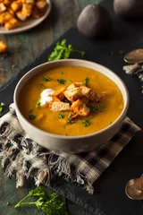 Foto auf Acrylglas Fertige gerichte Hausgemachte heiße Butternut-Kürbis-Suppe