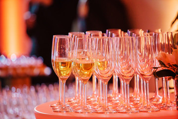 champagne glasses