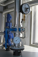 thermometer and manometre