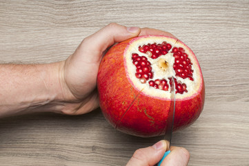 How to cut a pomegranate.