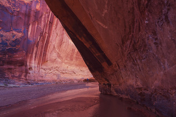 Hike in Coyote gulch