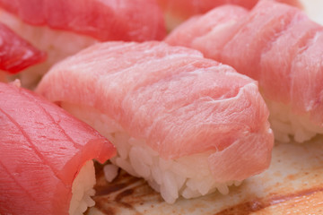 にぎり寿司　マグロ