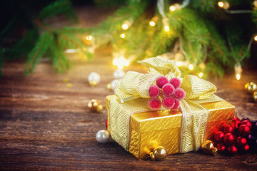 Fototapeta na wymiar christmas decorations with gift box