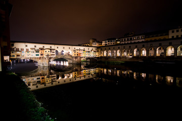 Fototapeta premium Arno at night
