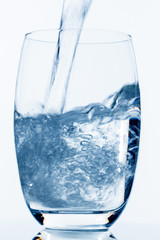 Glas mit Wasser