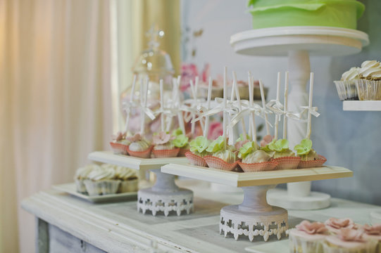 Candy in the vase on the table 4141.