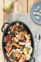 Pork chops with gorgonzola and pears
