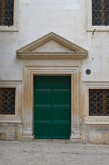 Fototapeta na wymiar Door of an ancient house in Šibenik, Croatia 
