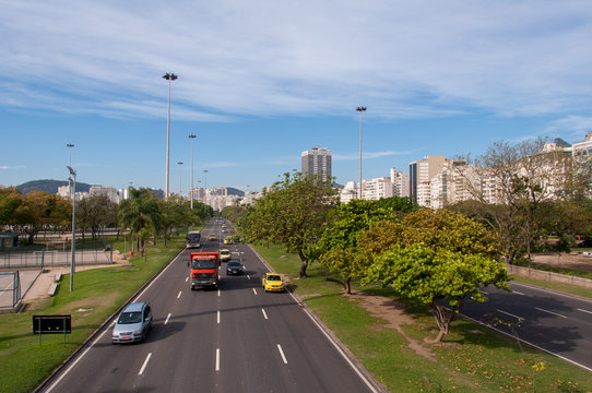 Traffic in Avenue Infante Dom Henrique in Rio de Janeiro