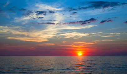 Fototapety  Beautiful sky and sunset at the Sea.