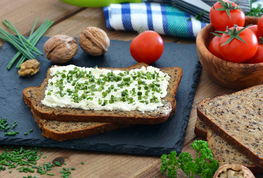 Schnittlauchbrot Bilder – Durchsuchen 420 Archivfotos, Vektorgrafiken ...