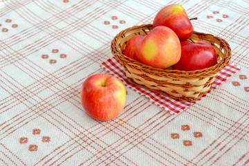 Red apples in basket 