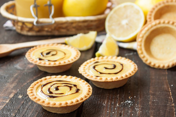 tartlets with lemon curd and chocolate