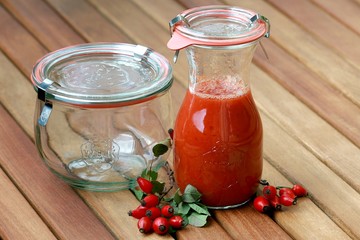 Rosehip ketchup