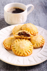 Bite size round pastries
