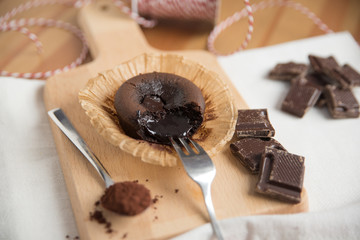 Schokoladenkuchen mit flüssigem Kern
