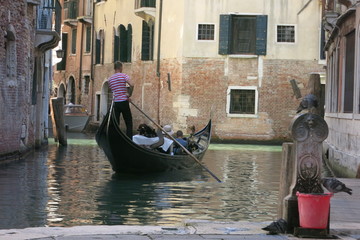 Fototapeta na wymiar Эта незабываемая и романтичная Венеция