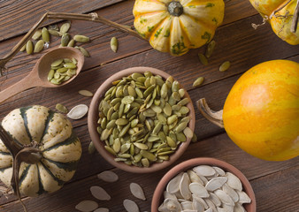 pumpkin with seeds - 96418512