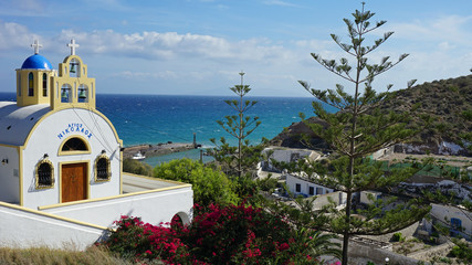 Naklejka premium small and traditional greece chapel in perissa