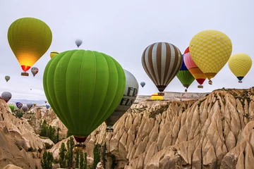 Crédence de cuisine en verre imprimé la Turquie Hot air balloons show in Cappadocia, Turkey
