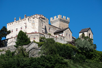 Fototapeta na wymiar Churgburg in Schluderns, Vinschgau, Südtirol, Italien