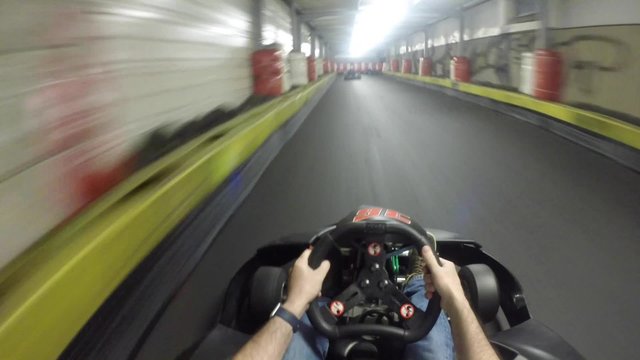 Tours de piste en karting