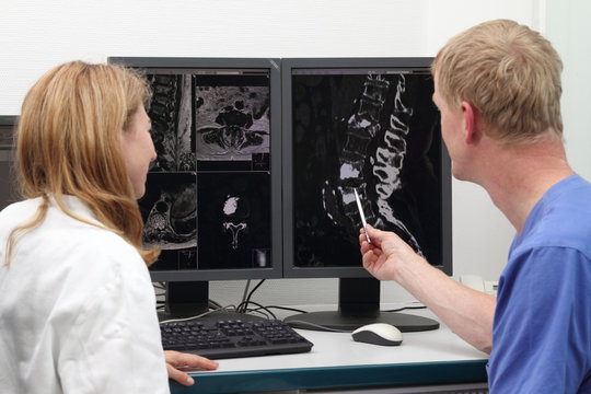 Radiologist 이미지 – 찾아보기 119,441 스톡 사진, 벡터 및 비디오 | Adobe Stock