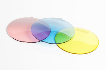 Resin glass for spectacles