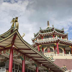 Naklejka premium Pagoda and dragon sculpture of the Taoist Temple in Cebu, Philip