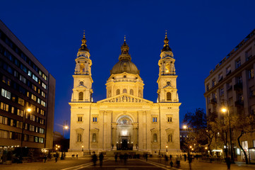 Fototapeta na wymiar Famous landmark of Hungary: St. Stephen's Basilica