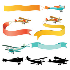 Set of vintage airplanes with banners © Ziablik
