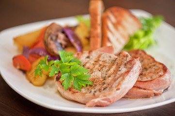 Pork chop with vegetable 