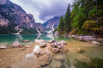 Alpejskie jezioro Lago di Braies