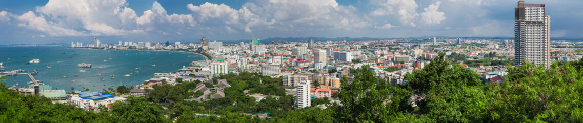 Fototapeta na wymiar View of Pattaya in Thailand - Panorama
