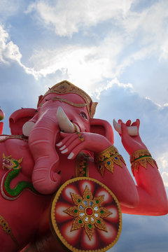 Pink ganesha statue in wat saman rattanaram, chachoengsao thailand