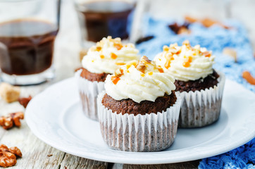 pumpkin pie spices walnuts banana cupcakes with salted caramel a