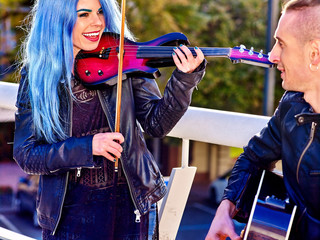 Music street performers with girl violinist  - 96467165