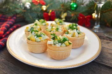 Holiday tartlets with salad of avocado