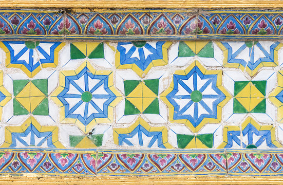 Flower pattern of ceramic tile