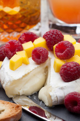 Baked Brie Cheese and Fruits