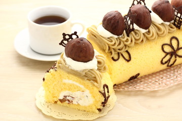 マロンロールケーキ