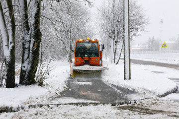 snow removal from streets snowthrower