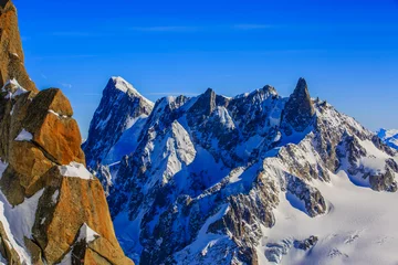 Photo sur Plexiglas Mont Blanc Mont Blanc and Chamonix, view from Aiguille du Midi