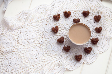Obraz na płótnie Canvas Cookies heart, bright cups, valentines day, love, light backgrou