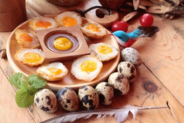 Quail eggs and fried quail eggs of delicious.