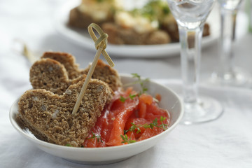 Salmon and rye bread toasts